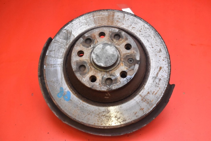Achsschenkel Radnabe Radlager schenkel rechts heck VW PASSAT B8 2.0 TDI 190 KM LIFT 19-21