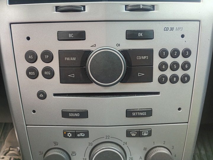 RADIO ORYGINALNE CD brakuje kodu OPEL ASTRA H GTC 06-10
