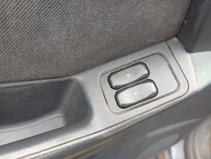vypínač ovladac stahovanie regulacja okna Opel Meriva A FL 06-10