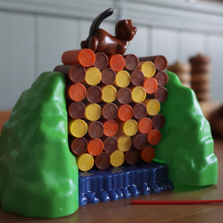 GRA ZRĘCZNOŚCIOWA RODZINNA TAMA SPADAJĄCY BÓBR WOOPIE Wiek dziecka 4 lata +