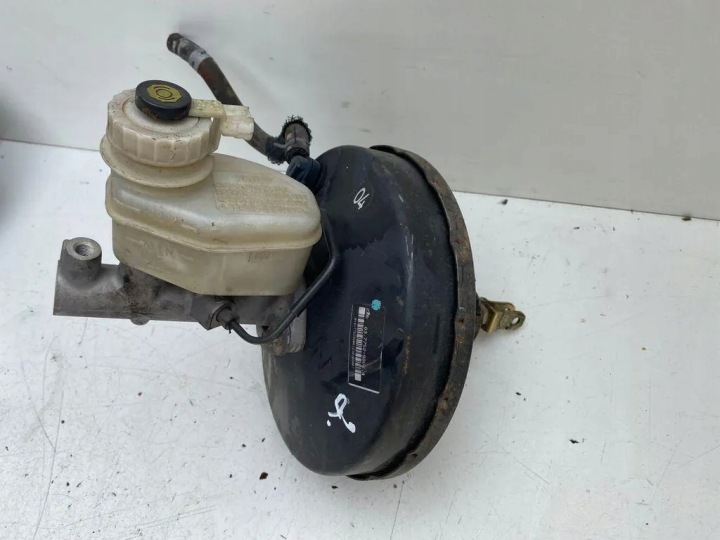 Servo TOYOTA AVENSIS Station Wagon (_T22_) 77529806 2.0L diesel 81kW 2000 8