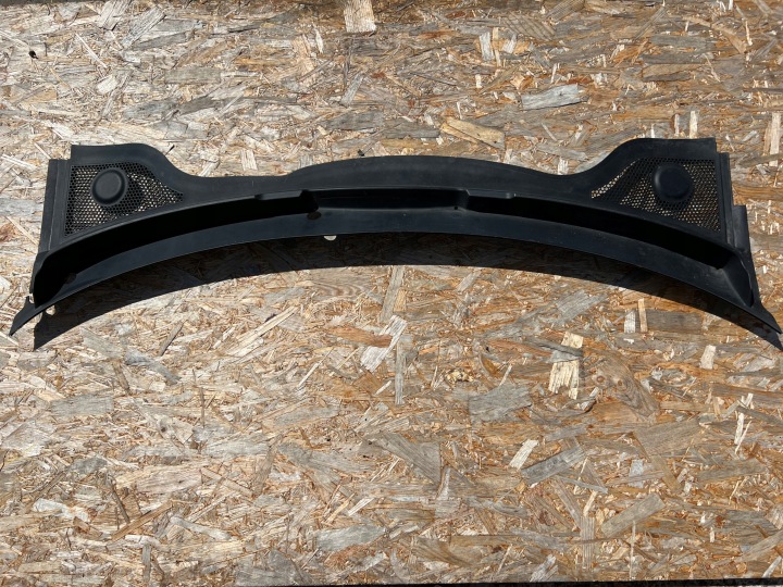 Griglia gocciolatoio superiore AUDI Q3 8U