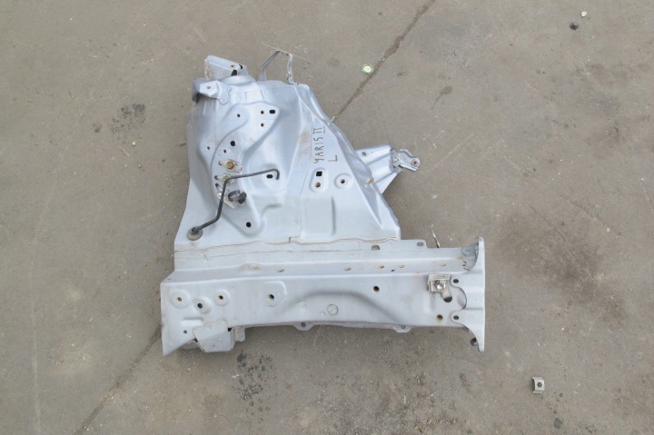 TOYOTA YARIS 2 II Quarto LONGHERONE sinistra Anteriore Anteriore