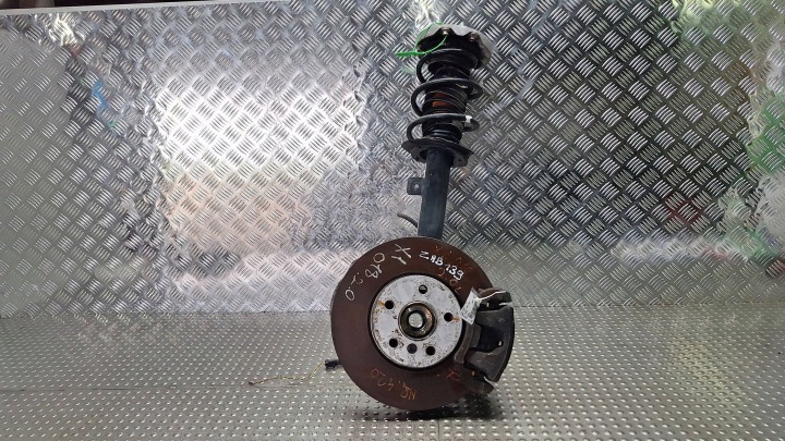otoč tlumič pravý předek 6876646 BMW X1 F48 X2 F39 F40 F45 2.0D