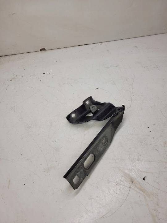 CHARNIÈRE DU CAPOT DROITE AUDI A4 B8 8K0823302B