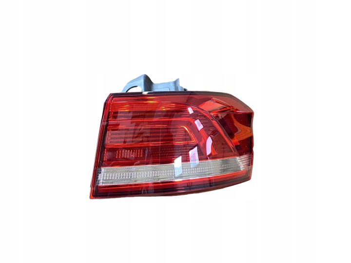 VW PASSAT B8 KOMBI far desna stražnji dio 3G9945096A