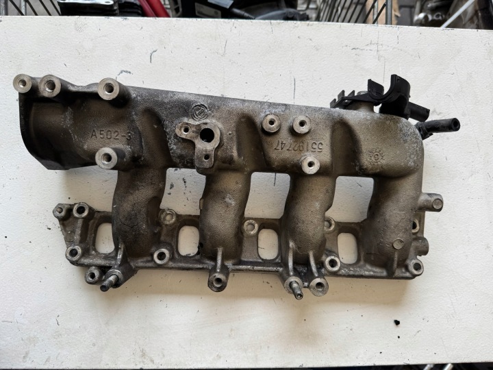 FIAT SEDICI 1.9 DDIS intake manifold
