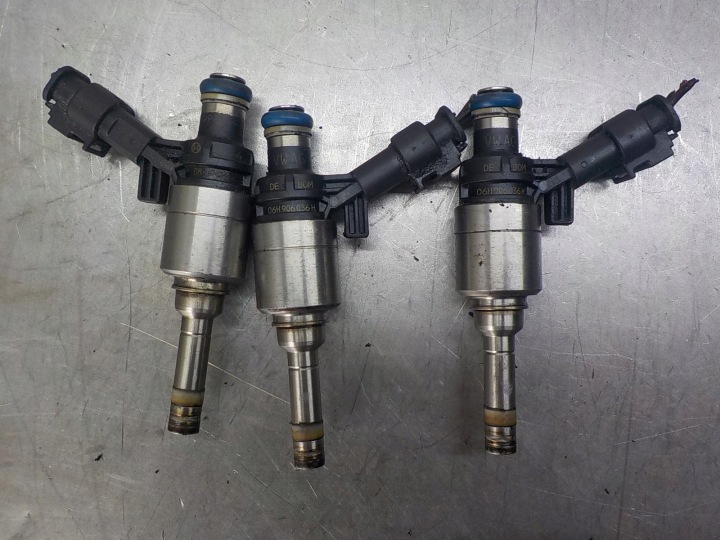 AUDI A4 B8 1.8 TFSI Einspritzdüse Pumpe-Düse-Einheit 06H906036H/B