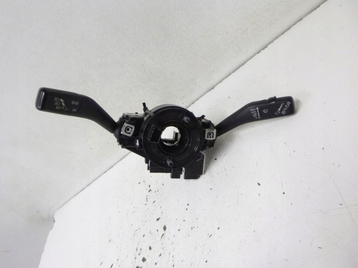 Commodo phares Essuie glaces Indicateurs de direction VW Golf V 2008r. 1K0953503EL