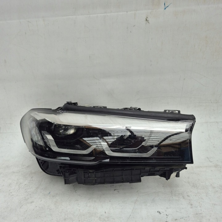 BMW 5 G30 G31 LIFT 20- light right front front FULL LED 5A388C4-04
