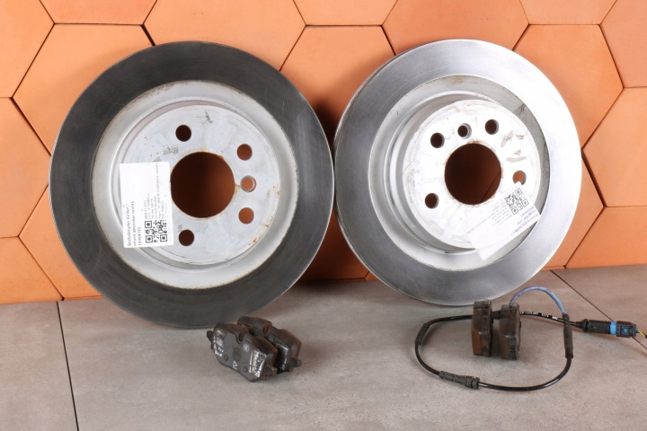 BMW F70 F74 U06 X1 U11 X2 U10 kotuče desticky záď 300x20 6891086
