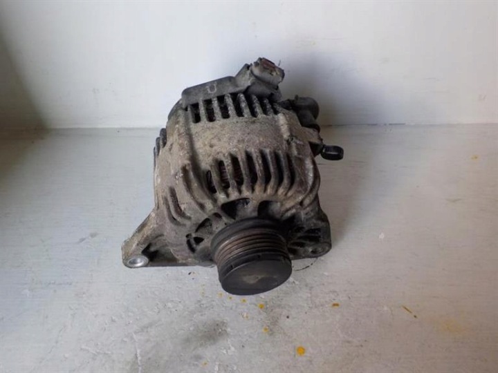 HYUNDAI I30 alternator 37300-2A110