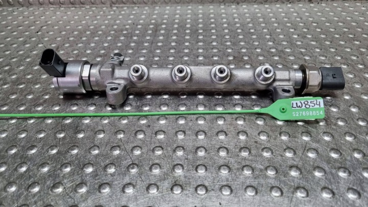 Kraftstoffverteiler Einspritzleiste Sensoren 04L089G VW PASSAT B8 LEON III GOLF VII 2.0 TDI