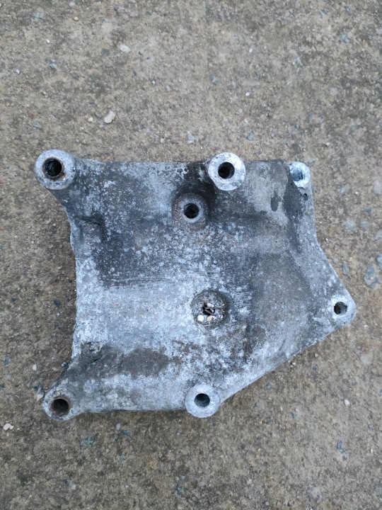 engine mount MERCEDES W124 E-KLASA of the air conditioning klimy holder
