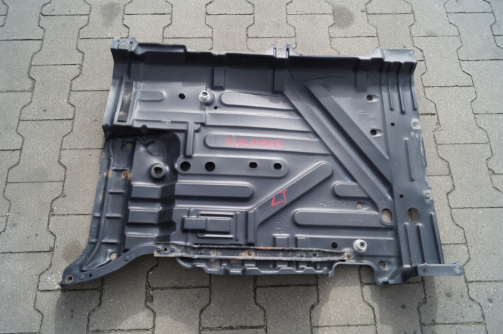 cover chassis rear part left TOYOTA HIGHLANDER II 2