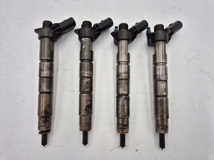 Injecteur Injecteurs KOMPLET 4 SZT 6540700187 MERCEDES W213 W205 2.0 CDI