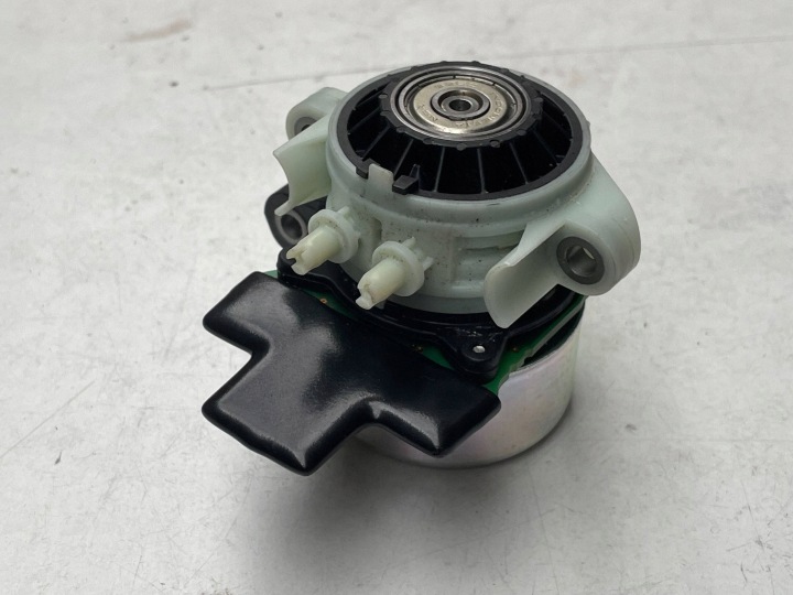 pumpa ADBLUE original MERCEDES RENAULT KANGOO III 9373513021