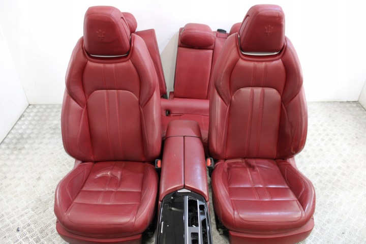 Sitze innere Leder rote MASERATI LEVANTE M161