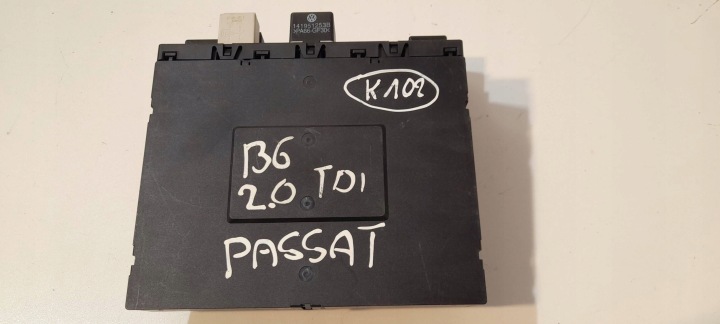 Volkswagen Passat B6 modul / Bedienteil komfortu 3C0937049D (K102)