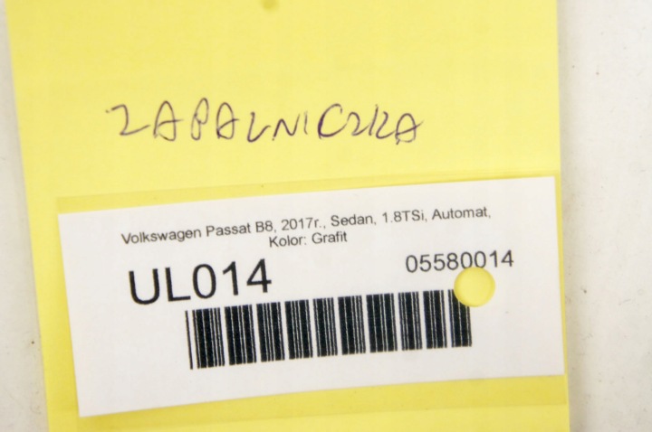UL014 VW Passat B8 Valopistoke Tunnelin hylly 561863284AM 7