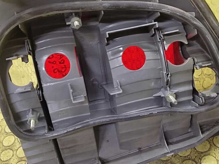 OPEL VECTRA C LAMPA ÎNAPOI 13157647 5