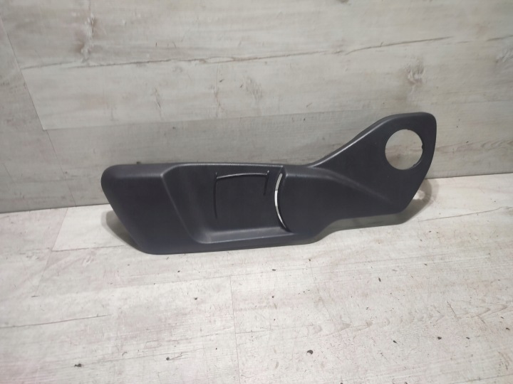 Opel Corsa F 2020 vorne Seite links Blende Abdeckung SITZ