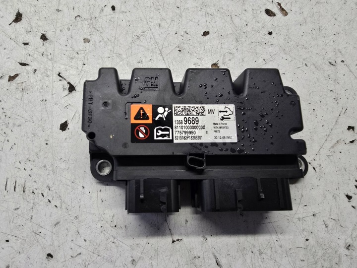 OPEL ZAFIRA C modul Bedienteil airbag 13589689