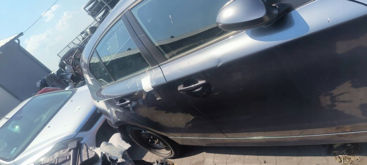Portière Droit Arrière A22 BMW SERIA et E87 118