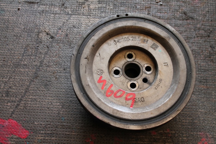 4609. riemenscheibe VW CRAFTER 04L105251H