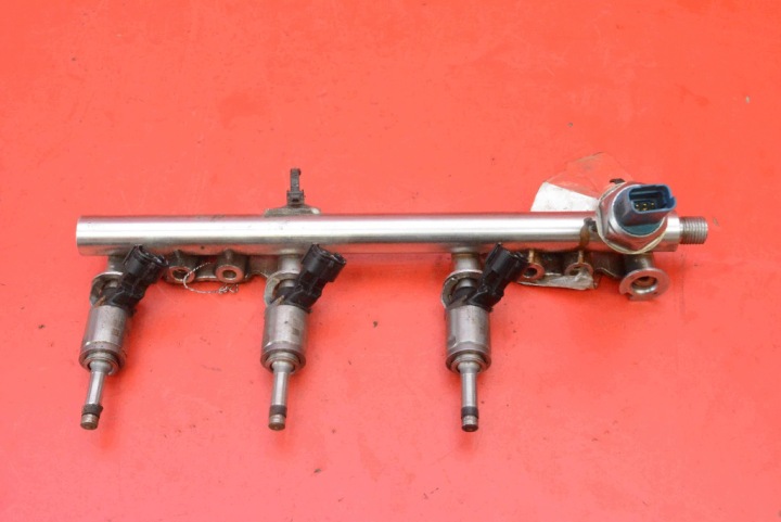 rampe injection gicleur injecteur 175226637R NISSAN PULSAR C13 1.2 DIG-T 116 KM 14