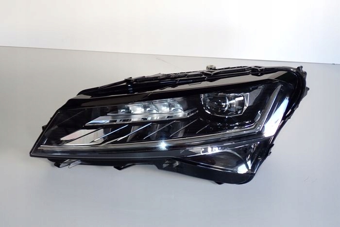 SKODA SUPERB III CRYSTAL LED LIFT 19- reflektor Gauche Feux phare Gauche 3V1941017D