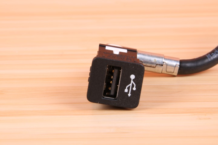BMW F20 F21 F30 F31 G20 G30 G11 X3 G01 Adaptateur WEJSCIE PORT USB 9229294