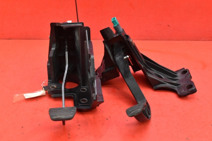 PEDAL pedálok Tengelykapcsoló fék 180101626R RENAULT MASTER 3 III 2.3 DCI 125KM