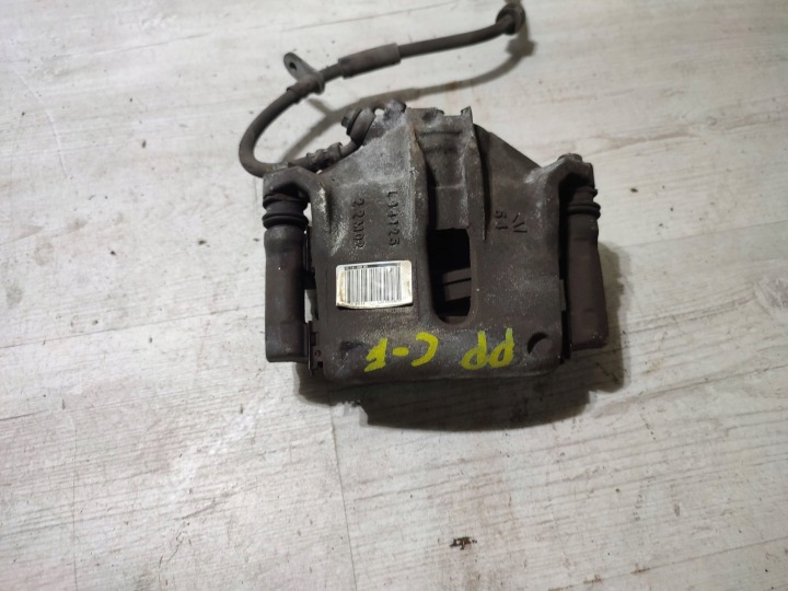 Opel Corsa F 2020 vorne Seite rechts Bremssattel Bremse Sattel