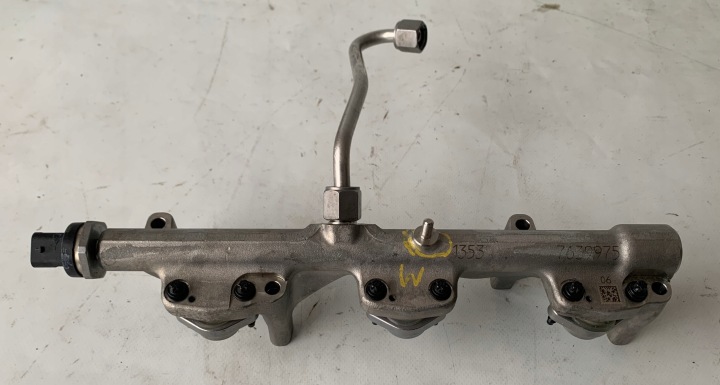 Rampe injection BMW F45 F48 MINI F56 F60 7639975
