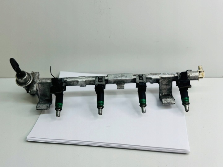 Kraftstoffverteiler Einspritzleiste Ford 9D280 9H487