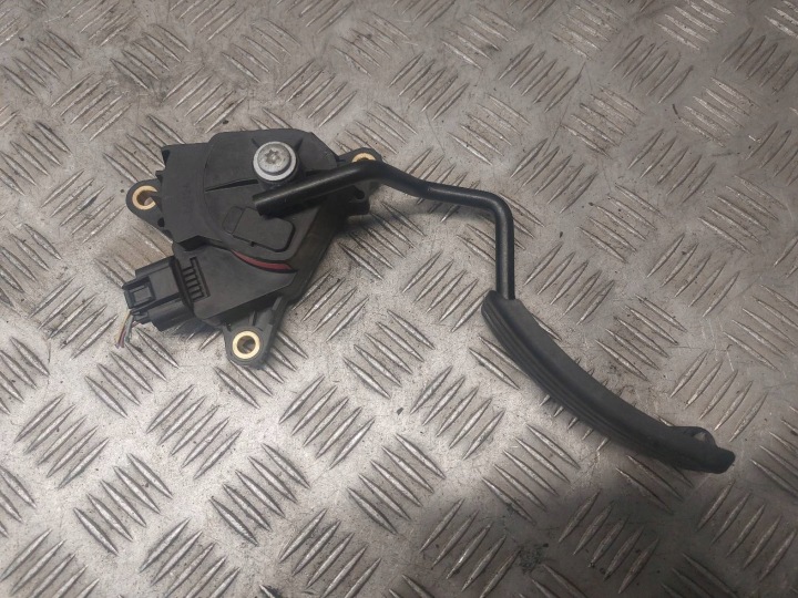 gázpedál POTENCJOMETR RENAULT CLIO III LIFT 1.2 T 8200297335