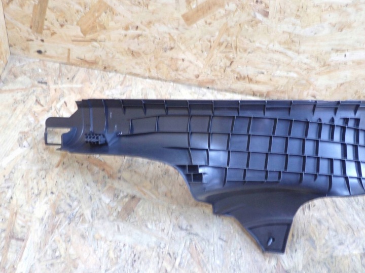 Posti Škoda Octavia Mk3 (5E) 5E9867765A Fronti finišielement vasakul 8