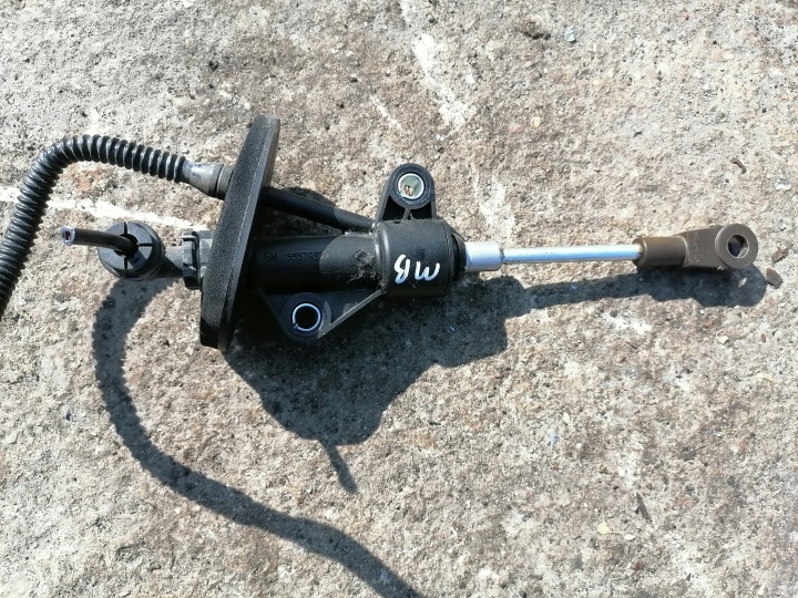 OPEL MERIVA B WYSPRZEGLIK Pumpe der Kupplung 55576935