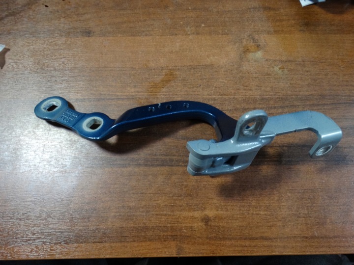 IDEAL CERNIERA DEL COFANO DESTRA POSTERIORE BMW G01 1