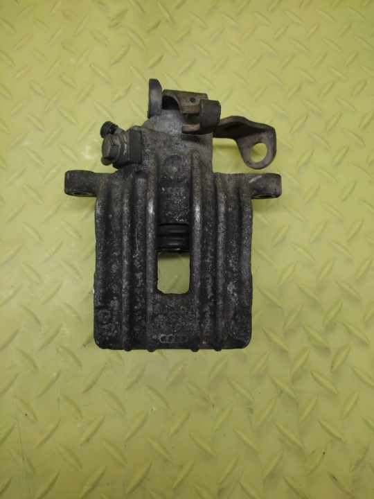 AUDI A3 8L 1.9 TDI Bremssattel Bremse Sattel links heck