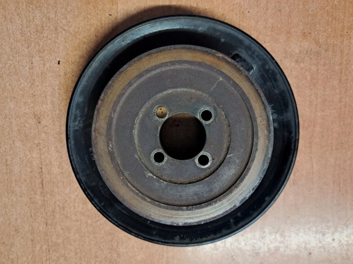 pulley POMPY of water MERCEDES W123 2,0 1022000905