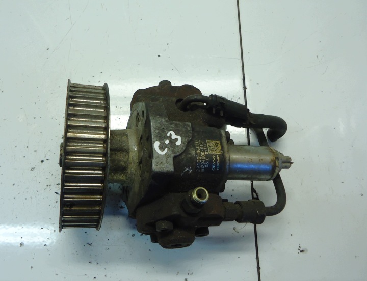TOYOTA AVENSIS II T25 2.0 D4D pompe d'injection 22100-0G010