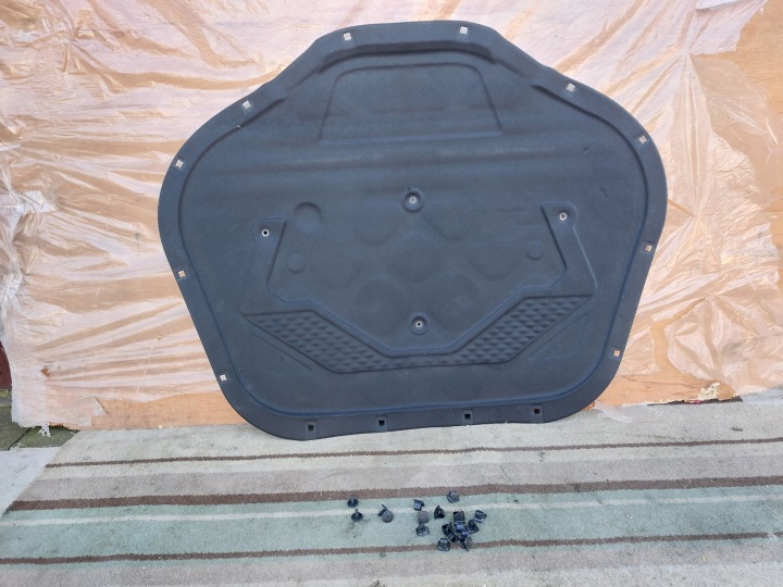 Insonorisation du capot SPINKI BENTLEY CONTINENTAL GT 21r