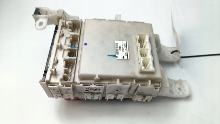 skříňka pojistek BSI 82730-42020 TOYOTA RAV-4 III