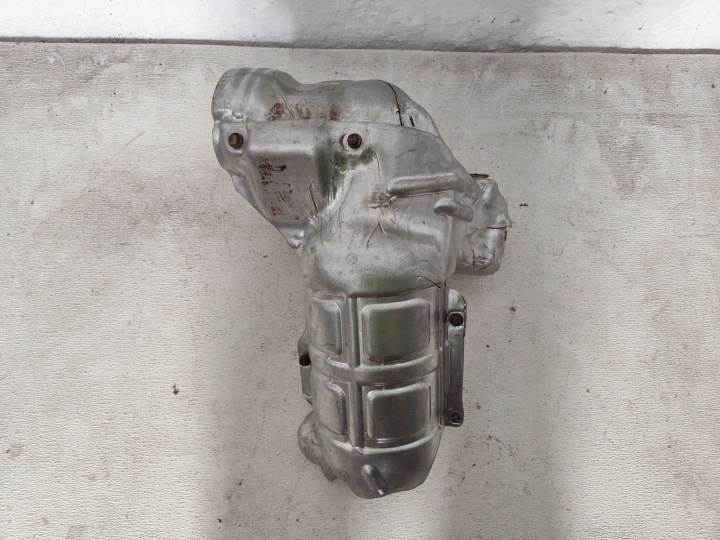 BMW SERIA 1 F20 2012 1.6B Couverture tablier moteur TERMICZNA KATALIZATORA 7606649