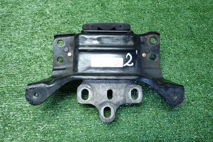 VW AUDI SEAT SKODA gearbox mount 5Q0199555T