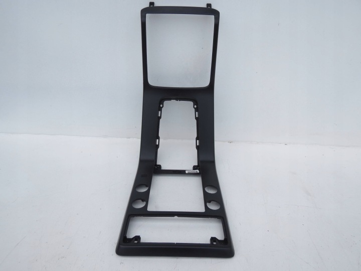 frame consoles of the air conditioning VOLVO V70 lll 3.2 B R6 243 KM 07-16r 39859179