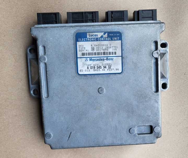 module control unit computer of the engine ECU MERCEDES E-KL W210 2.2D A0195459432 OE