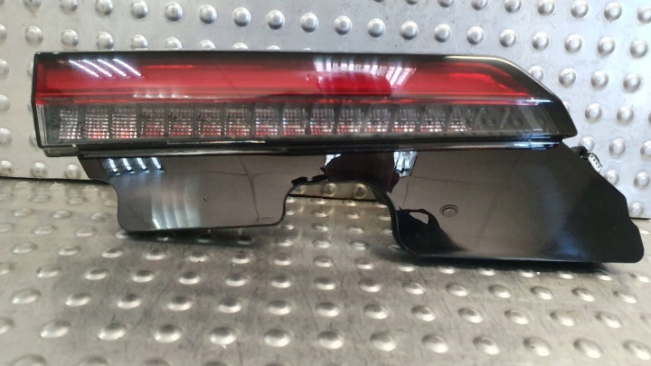 light rear part right VOLVO C40 to the bonnet 21- 32365673